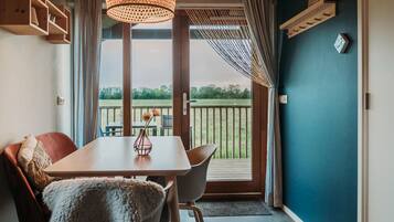 Nhà phong cách cổ điển, 2 phòng ngủ | Phòng khách