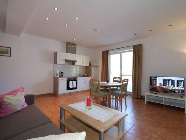 Elite Apartment, 2 Bedrooms | Dining