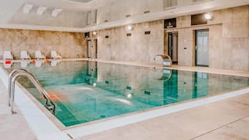 Piscine couverte, piscine extérieure