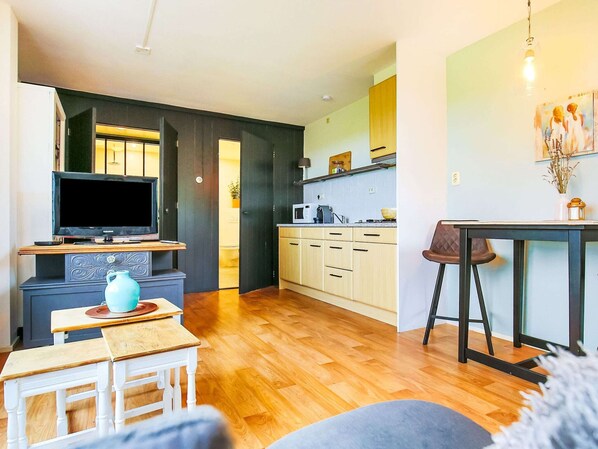 Deluxe Apartment, 1 Bedroom | Living room