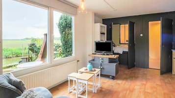 Classic Apartment, 1 Bedroom | Living room