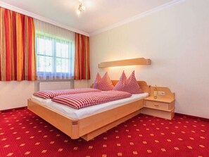 Mobile Home | 1 bedroom, individually furnished