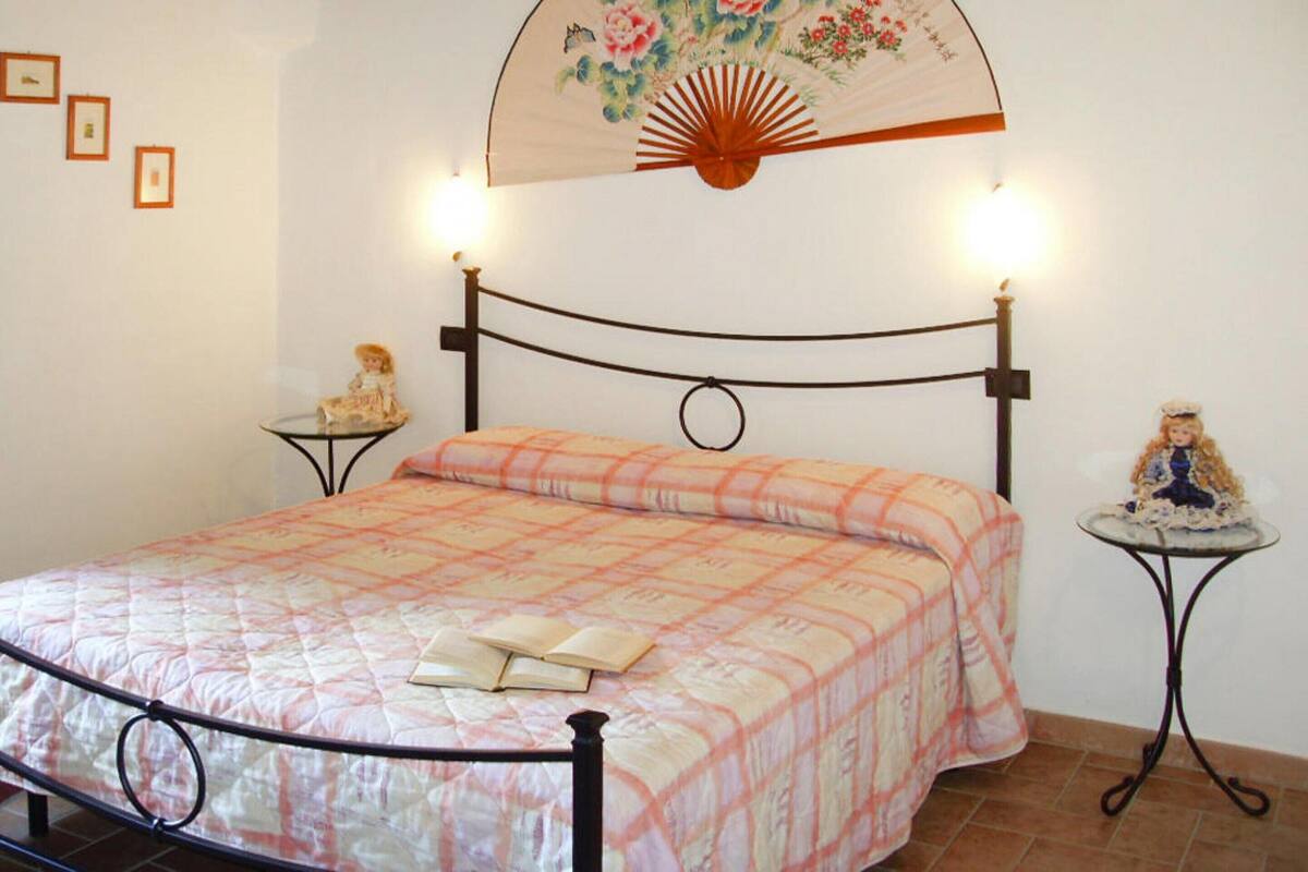 Comfort Apartment, 2 Bedrooms | 5 bedrooms, individually furnished