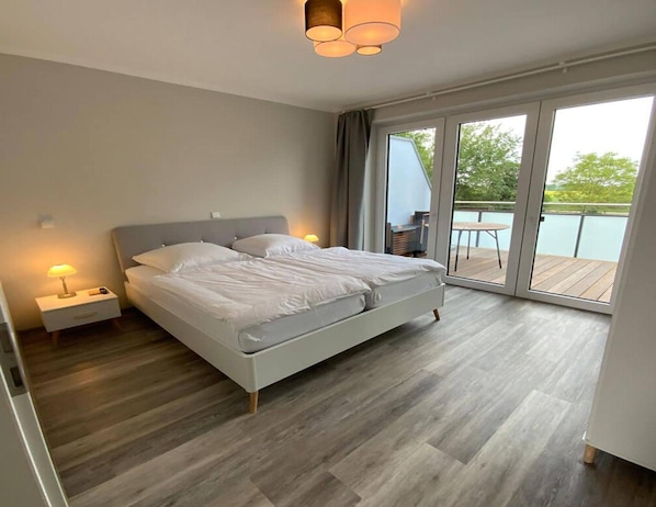 Comfort Apartment, 3 Bedrooms | 3 bedrooms, individually furnished, iron/ironing board