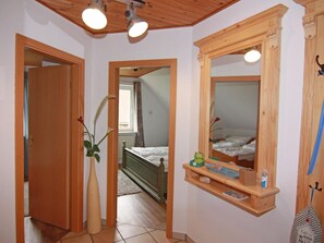 Classic Apartment, 2 Bedrooms | 3 bedrooms, individually furnished
