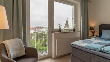 Classic Apartment, 1 Bedroom | 3 bedrooms, individually furnished