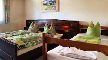 Klassiek appartement, 3 slaapkamers | 3 slaapkamers, beddengoed