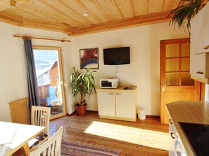 Comfort Apartment, 3 Bedrooms | Living room - Lovely Apartment in Tropolach With Sauna (Hermagor-Pressegger See)