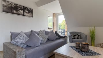 Classic-Apartment, 2 Schlafzimmer | Wohnzimmer | DVD-Player