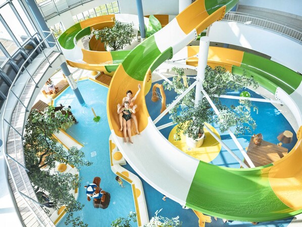 Indoor pool, outdoor pool - Holiday Complex Beech Resort Fleesensee, Gohren-lebbin (Goehren-Lebbin)