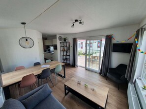 Classic Chalet, 3 Bedrooms | Ruang tamu