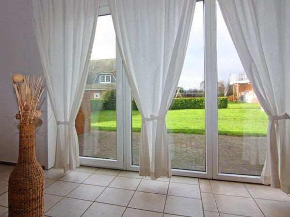 Comfort House, 2 Bedrooms | Living room