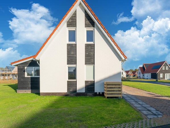 Unclassified image, 1 of 120, button - Beautiful Holiday Home in Scherpenisse With Charming Terrace (Scherpenisse)