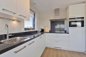 Comfort House, 3 Bedrooms | Private kitchen | Fridge, microwave, dishwasher, coffee/tea maker