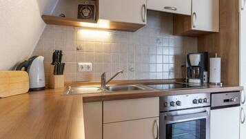 Apartemen Klasik, 2 kamar tidur | Dapur pribadi | Lemari es, mesin pencuci piring, dan mesin pembuat kopi/teh