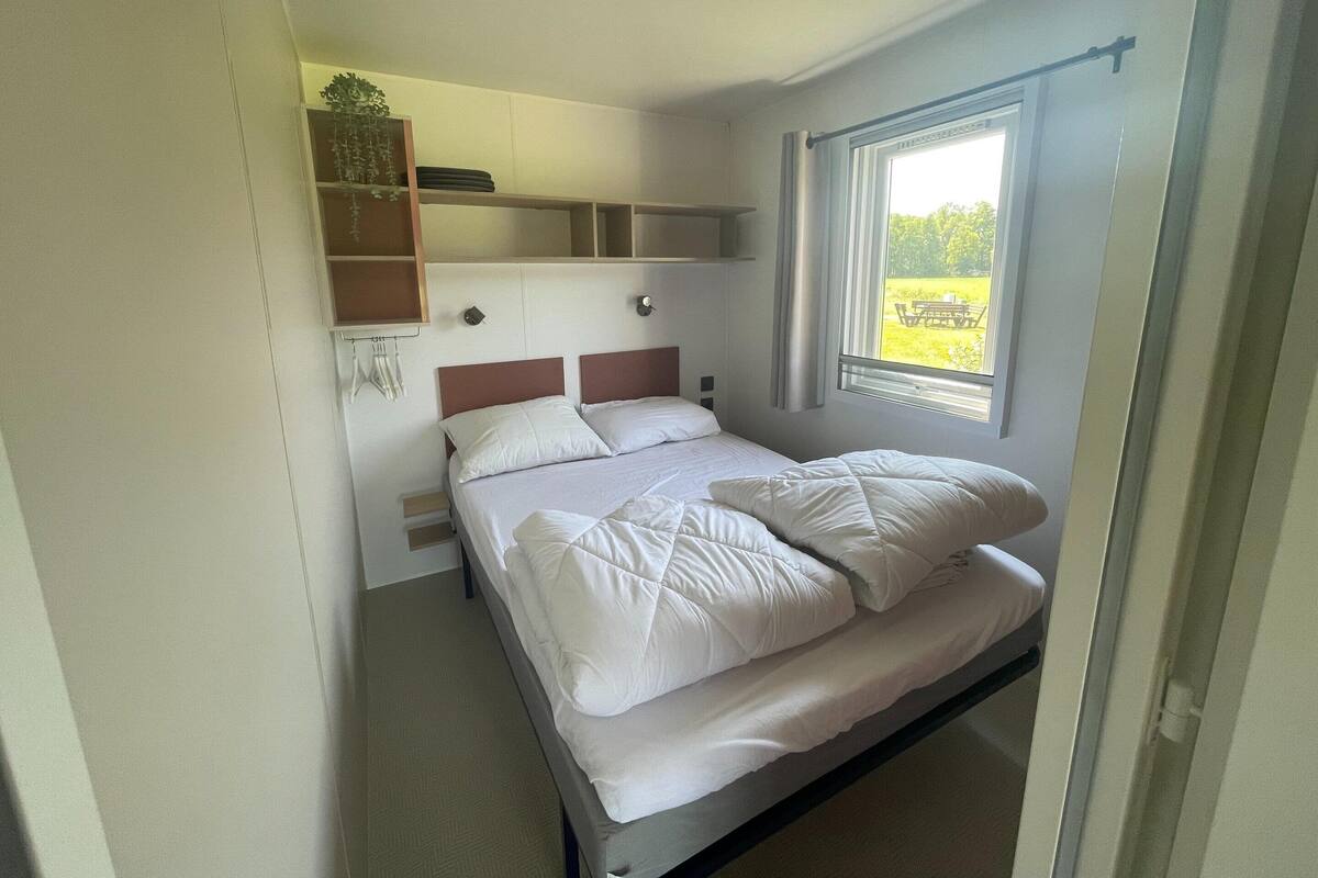 1 bedroom, individually furnished, bed sheets