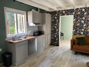 Fridge, microwave, dishwasher, coffee/tea maker