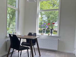 Comfort House, 1 Bedroom | Dining - Holiday Home in Schoonloo With Balcony/terrace (Schoonloo)