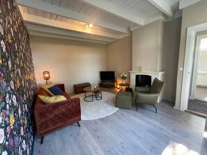 Comfort House, 1 Bedroom | Living room