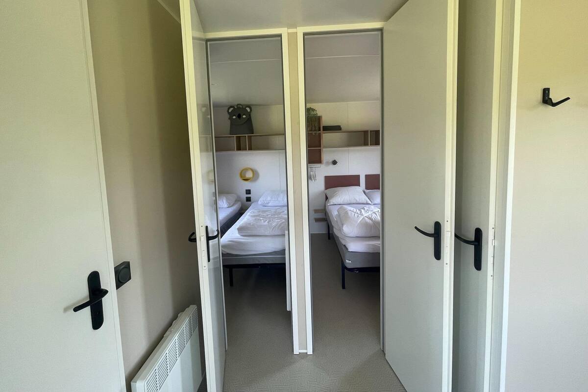 1 bedroom, individually furnished, bed sheets