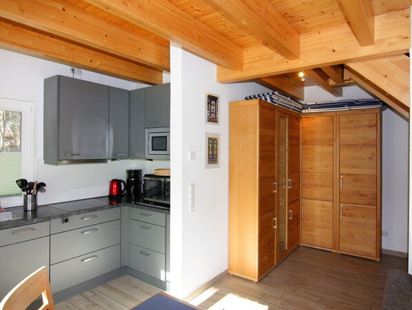 Casa clásica, 3 habitaciones | Cocina privada | Refrigerador, microondas, lavavajillas y cafetera y tetera 