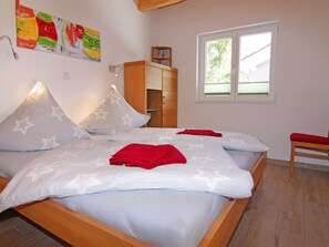 6 makuuhuonetta, yksilöllisesti kalustettu