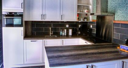 Farmhouse in De Heurne Near the Forest