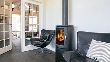 Classic House, 4 Bedrooms | Interior