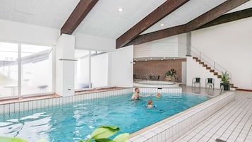 Comfort-huoneisto, 3 makuuhuonetta | Uima-allas | Sisäuima-allas, ulkouima-allas