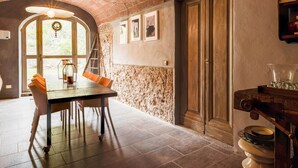 Dining - Belvilla by OYO Holiday Home in Molina di Quosa (San Giuliano Terme)