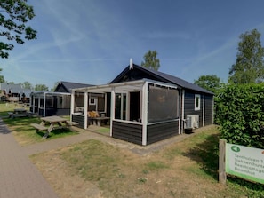 Exterior - Cozy Tentlodge With Roofed Terrace in a Green Area (IJhorst)