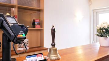 Classic Apartment, 3 Bedrooms | Lobby