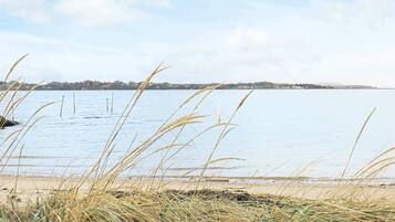 Classic House, 2 Bedrooms | Water view