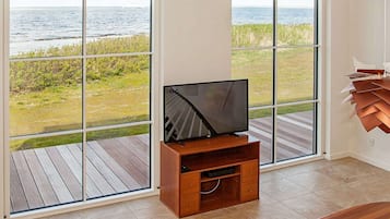 Classic House, 2 Bedrooms | Interior