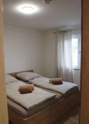 2 bedrooms, individually furnished, bed sheets