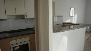 Kühlschrank, Mikrowelle, Ofen, Toaster