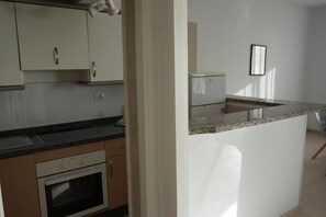 Kühlschrank, Mikrowelle, Ofen, Toaster