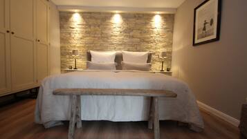 Apartemen Deluks, 3 kamar tidur | 6 kamar tidur dan setrika/meja setrika