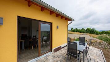 Classic House, 3 Bedrooms | Meja sambut tetamu