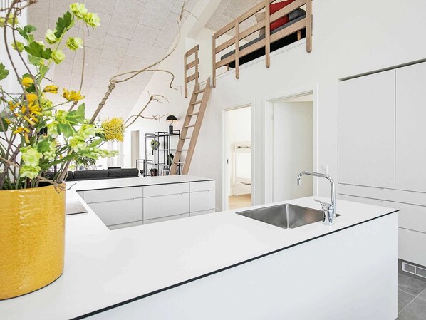 Classic Apartment, 3 Bedrooms | Interior