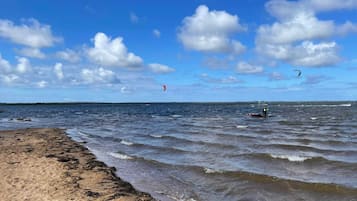 Deluxe Apartment, 3 Bedrooms | Pemandangan air