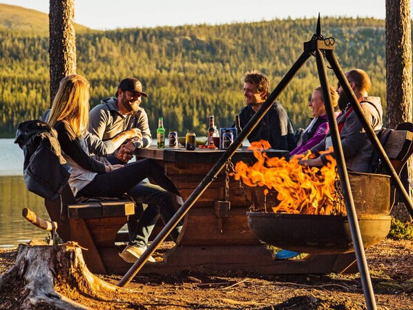 รับประทานอาหารกลางแจ้ง