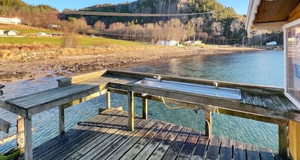 6 Person Holiday Home in Sundlandet