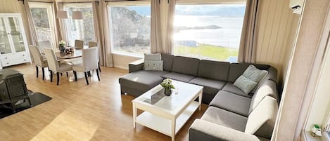 Comfort Apartment, 4 Bedrooms | Interior