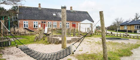 Casa clássico, 3 quartos | Área infantil