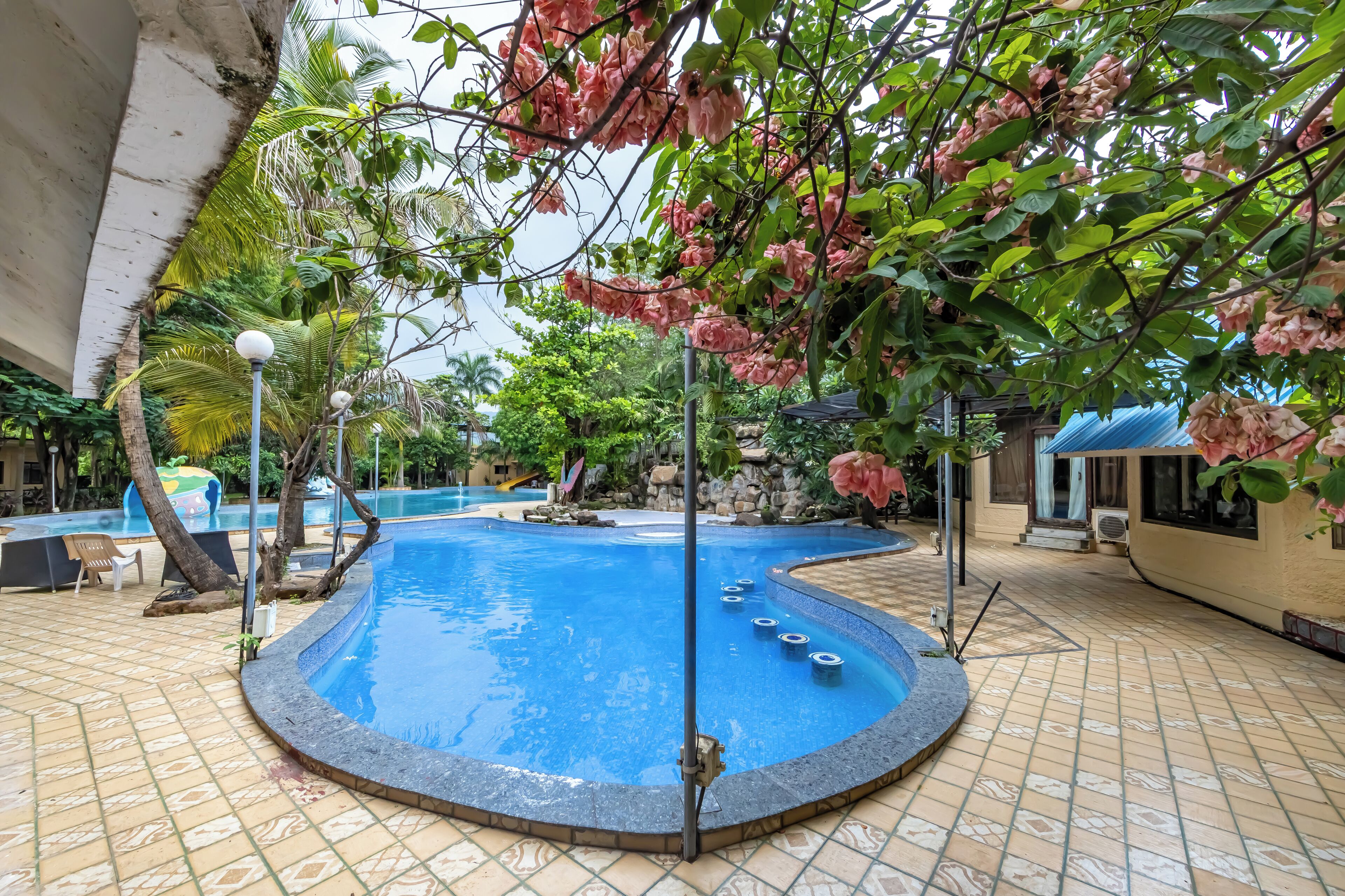 2 piscinas cubiertas