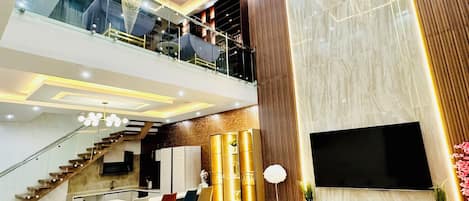 TV connectée de 43 pouces avec chaînes par câble