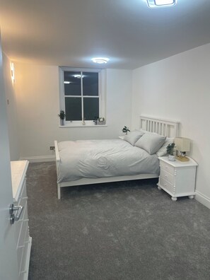 1 quarto, ferros/tábuas de passar roupa, Wi-Fi, roupa de cama