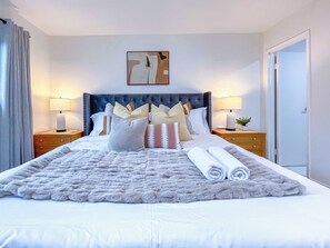 4 chambres, fer et planche à repasser, lit parapluie, Wi-Fi