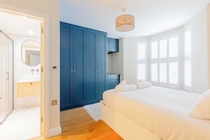 Room - Contemporary 2BD Cottage-Style Flat, Hackney (Greater London)
